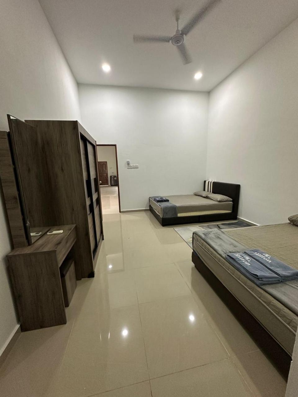 Homestay Kemaman Fyna08 Semi-D, 4 Bedrooms Dekat Pantai Kijal Zewnętrze zdjęcie